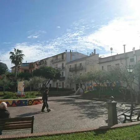 Holiday home Xlarge Split Studio With Private Entrance *